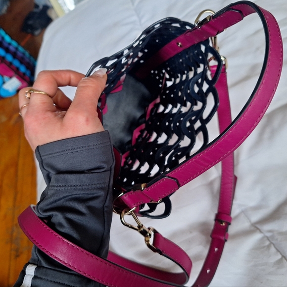 *Like New* Kate Spade♠️ Newyork Doorie Bucket Bag - Picture 11 of 11